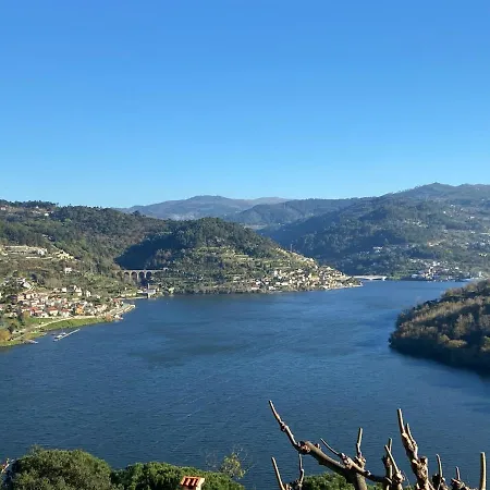 Dom wakacyjny Da Ribeirinha Carquere